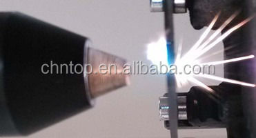 เครื่องตัดเลเซอร์ไฟเบอร์ CNC ที่มีความทันสมัย พร้อมโมดูลเลเซอร์ไฟเบอร์ QCW800 และหัวตัดวัสดุที่แข็งแรงสุดพิเศษ