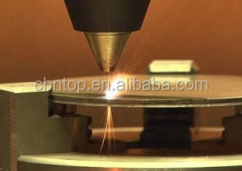 เครื่องตัดเลเซอร์ไฟเบอร์ CNC ด้วยระบบ CNC ที่พัฒนาเอง และระบบส่องแสงเลเซอร์ความละเอียดสูง